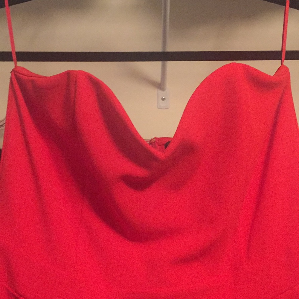 Red strapless women’s jumper
